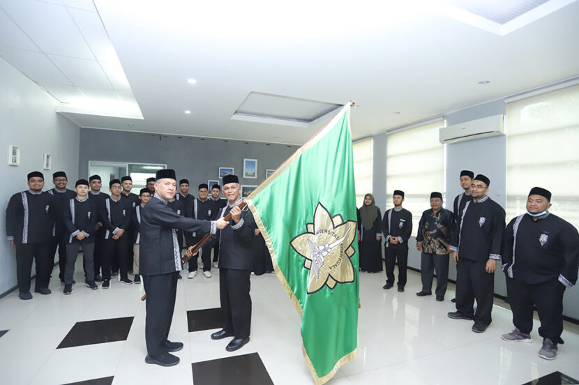 Rektor Lepas Kafilah MTQMN USK ke Malang