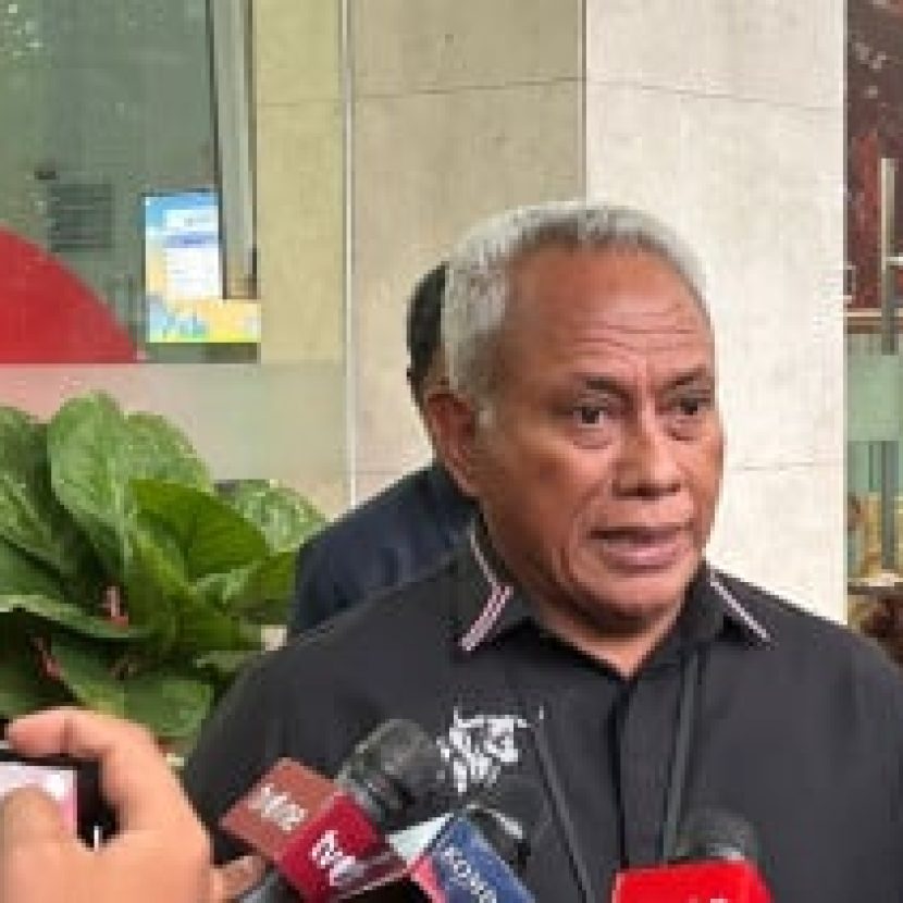 Komarudin Watubun: Bobby Nasution Dukung Gibran Tapi Enggan Hengkang PDIP