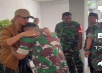 Momen Keakraban Anggota TNI Cium Tangan dan Peluk Habib Bahar Smith