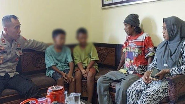 Ⓒ Hak cipta foto di atas dikembalikan sesungguhnya kepada sang pemilik foto Ⓒ Hak cipta foto di atas dikembalikan sesungguhnya kepada pemilik foto