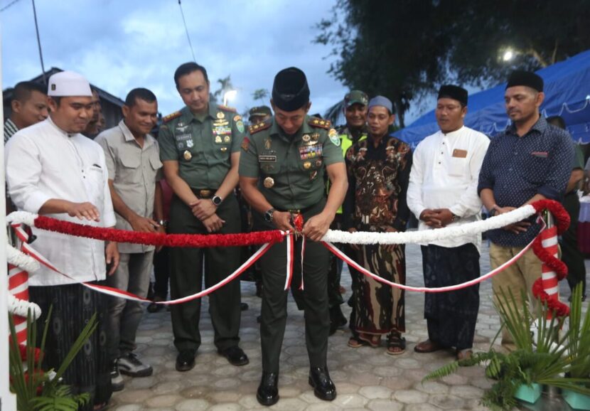 Pangdam IM Resmikan Rehab Meunasah Al Haq, Warga Siron Blang Senyum Bahagia