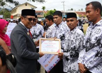 Pimpin Peringatan Hari Guru, Alhudri: Guru adalah Jantung Pendidik