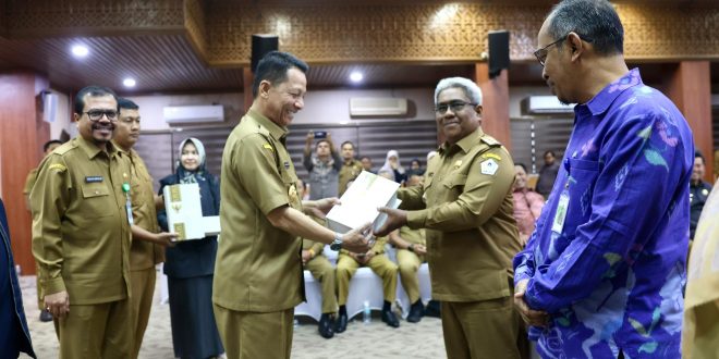 Ⓒ Hak cipta foto di atas dikembalikan sesungguhnya kepada pemilik foto Ⓒ Hak cipta foto di atas dikembalikan sesungguhnya kepada pemilik foto