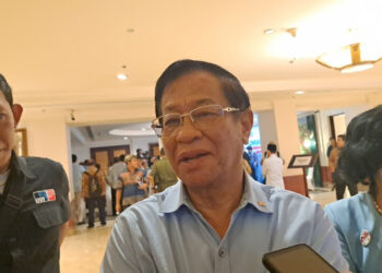 Agum Gumelar: Megawati Terlalu Panik