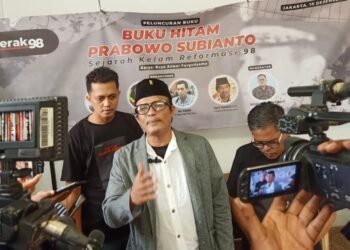 Aktivis 98 Ini Luncurkan Buku Hitam Prabowo Subianto, Kekejamannya Detail Diulas