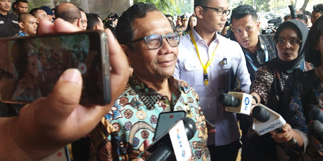 Firli Belum Ditahan, Mahfud: Mungkin Polisi Tak Khawatir Dia Lari dan Hilangkan Barang Bukti