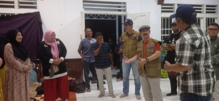 Pj Bupati Aceh Tamiang Tinjau Posko Pengungsian Banjir di Gedung Nasional