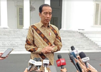 Presiden Joko Widodo (Jokowi) saat memberikan keterangan pers di halaman Istana Merdeka. FOTO/Net. Ⓒ Hak cipta foto di atas dikembalikan sesungguhnya kepada pemilik foto