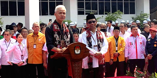 Ⓒ Hak cipta foto di atas dikembalikan sesungguhnya kepada sang pemilik foto Ⓒ Hak cipta foto di atas dikembalikan sesungguhnya kepada pemilik foto