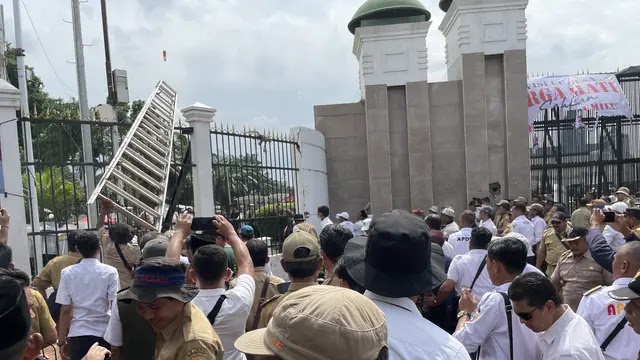 Ⓒ Hak cipta foto di atas dikembalikan sesungguhnya kepada pemilik foto Ⓒ Hak cipta foto di atas dikembalikan sesungguhnya kepada pemilik foto
