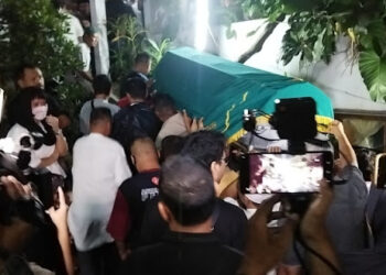Jenazah Rizal Ramli Tiba di Rumah Duka Dini Hari, Disambut Kalimat Tahlil