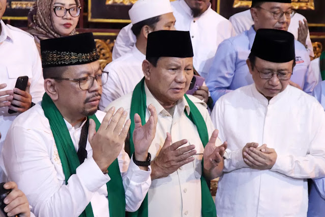 Ⓒ Hak cipta foto di atas dikembalikan sesungguhnya kepada pemilik foto Ⓒ Hak cipta foto di atas dikembalikan sesungguhnya kepada pemilik foto