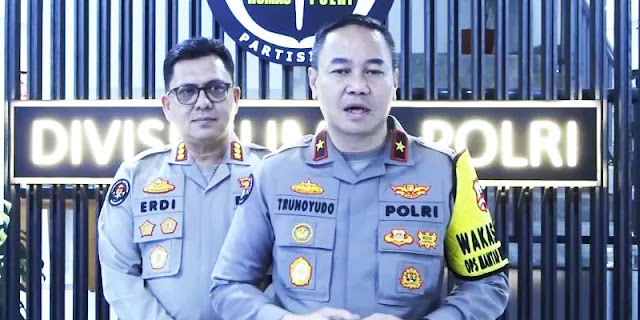 Ⓒ Hak cipta foto di atas dikembalikan sesungguhnya kepada sang pemilik foto Ⓒ Hak cipta foto di atas dikembalikan sesungguhnya kepada pemilik foto