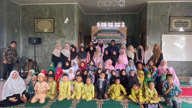 Memperingati Maulid Nabi Muhammad SAW, Yayasan Kesejahteraan Masyarakat Aceh (Panti Asuhan dan TK dan Madrasah Ar Rasyid Yakesma) menggelar Ceramah dan Do'a dengan tema "Semangat Maulid dalam Lantunan Do'a untuk Palestina". FOTO/Dok. Yakesma untuk Harian Aceh Indonesia. Ⓒ Hak cipta foto di atas dikembalikan sesungguhnya kepada pemilik foto
