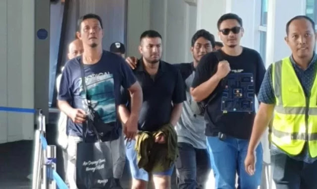 Ⓒ Hak cipta foto di atas dikembalikan sesungguhnya kepada pemilik foto Ⓒ Hak cipta foto di atas dikembalikan sesungguhnya kepada pemilik foto