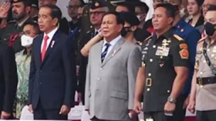 Calon Presiden Nomor urut 2 (dua), Prabowo Subianto bersama Presiden Joko Widodo (Jokowi) dan Panglima TNI, Andika Perkasa. FOTO/Net. Ⓒ Hak cipta foto di atas dikembalikan sesungguhnya kepada pemilik foto