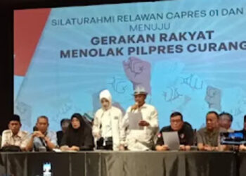 Relawan Anies-Muhaimin dan Relawan Ganjar-Mahfud mendesak Presiden Jokowi untuk segera melakukan Pilpres putaran kedua. FOTO/Net. Ⓒ Hak cipta foto di atas dikembalikan sesungguhnya kepada pemilik foto