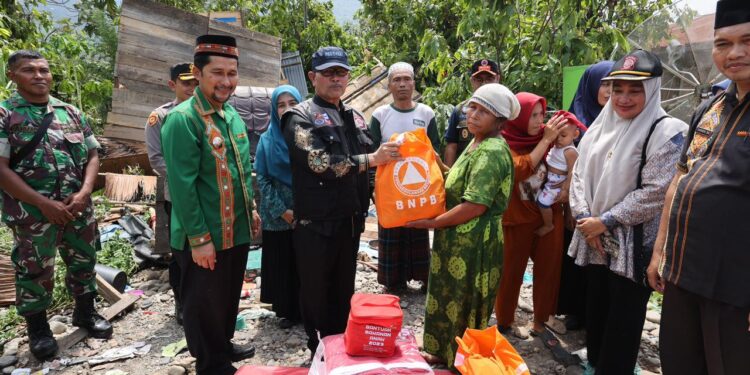 Ⓒ Hak cipta foto di atas dikembalikan sesungguhnya kepada sang pemilik foto Ⓒ Hak cipta foto di atas dikembalikan sesungguhnya kepada pemilik foto