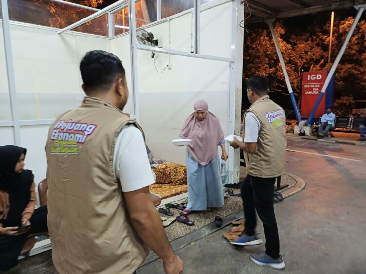 Ramadhan Berkah, Repnas Aceh Bagikan Mushaf Al-Qur’an Hingga Paket Idul Fitri