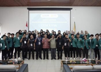 Unit Kegiatan Mahasiswa (UKM) Inkubator Usahawan Muda Fakultas Ekonomi dan Bisnis Universitas Syiah Kuala (FEB USK) menerima kunjungan delegasi Universiti Utara Malaysia (UUM). Pertemuan dua kampus serumpun ini berlangsung di Aula FEB USK, Sabtu, 2 Maret 20224. FOTO/Dok. Istimewa. Ⓒ Hak cipta foto di atas dikembalikan sesungguhnya kepada pemilik foto