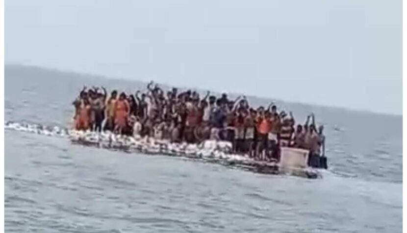 Kapal Pengangkut Rohingya Diduga Terbalik di Perairan Aceh Barat