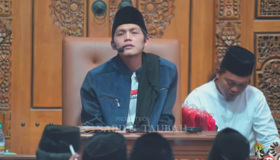 Ⓒ Hak cipta foto di atas dikembalikan sesungguhnya kepada pemilik foto Ⓒ Hak cipta foto di atas dikembalikan sesungguhnya kepada pemilik foto