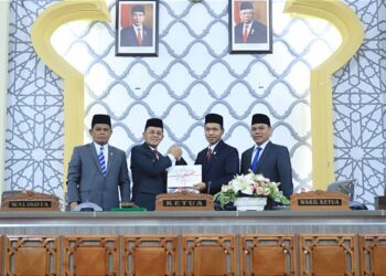 Pj Wali Kota Banda Aceh Serahkan LKP 2023 ke DPRK