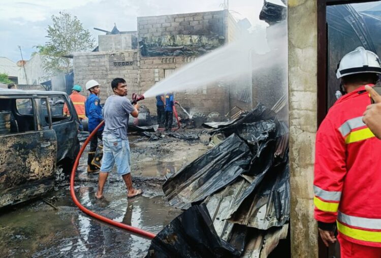 Kebakaran Hebat di Aceh Besar: Lima Rumah dan Satu Mobil Ludes Terbakar