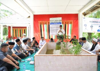 Pj Gubernur dan Istri Ziarah ke Makam Syekh Ali Al Fansyuri