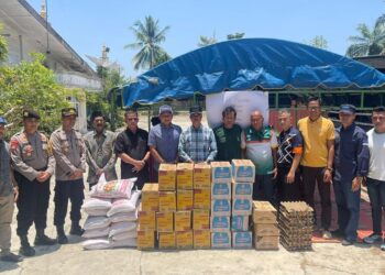 Bank Aceh Cabang Langsa menyalurkan bantuan tanggap darurat kepada korban kebakaran di kawasan perumahan Blok PJKA Gampong PB Blang Pase, Kecamatan Langsa Kota yang terjadi pada Minggu, 7 April 2024. FOTO/Dok. Bank Aceh Syariah (BAS). Ⓒ Hak cipta foto di atas dikembalikan sesungguhnya kepada pemilik foto