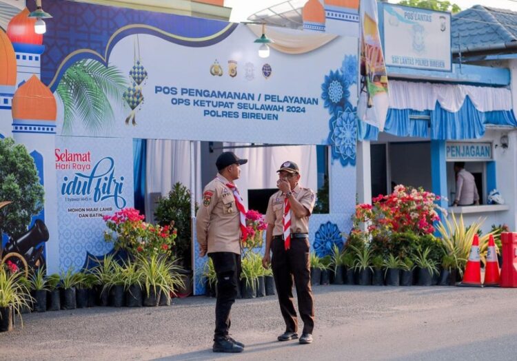Dalam rangka pengamanan arus mudik lebaran Idul Fitri 1445 H Satgas Pramuka Peduli Kwarcab Bireuen turunkan 40 personil Satgas Pramuka Peduli, Dewan Kerja Cabang, dan Ambalan. Selasa, 9 April 2024. FOTO/HAI/Ziaul Fahmi. Ⓒ Hak cipta foto di atas dikembalikan sesungguhnya kepada pemilik foto