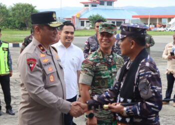 Wakapolda Aceh Sambut Kedatangan Pangkoarmada RI di Bandara SIM