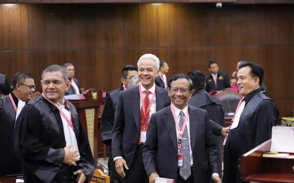 Ⓒ Hak cipta foto di atas dikembalikan sesungguhnya kepada sang pemilik foto Ⓒ Hak cipta foto di atas dikembalikan sesungguhnya kepada pemilik foto