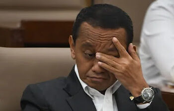 Anggota Komisi VI Dewan Perwakilan Rakyat (DPR) Deddy Yevri Hanteru Sitorus mencecar Menteri Investasi Bahlil Lahadalia soal Proyek Strategis Nasional atau PSN pengembangan Pantai Indah Kapuk (PIK) 2 dan Bumi Serpong Damai (BSD). FOTO/Net. Ⓒ Hak cipta foto di atas dikembalikan sesungguhnya kepada pemilik foto