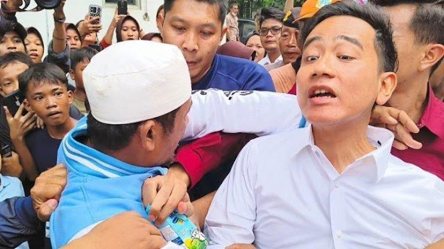 Ⓒ Hak cipta foto di atas dikembalikan sesungguhnya kepada sang pemilik foto Ⓒ Hak cipta foto di atas dikembalikan sesungguhnya kepada pemilik foto