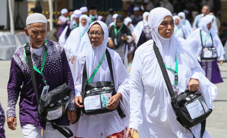 Ⓒ Hak cipta foto di atas dikembalikan sesungguhnya kepada pemilik foto Ⓒ Hak cipta foto di atas dikembalikan sesungguhnya kepada pemilik foto