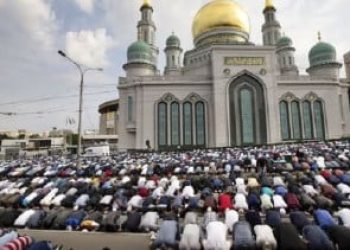 Heboh Umat Islam di Kota Monfalcone Italia Dilarang Salat, Perjuangan Hindari Diskriminasi Aturan Pembatasan Ibadah