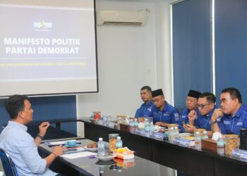 Ahmad Haeqal Asri hadir sebagai tokoh muda yang memenuhi panggilan DPD Partai Demokrat Aceh untuk fit and proper test sebagai Bakal Calon Wali Kota Banda Aceh. Kegiatan berlangsung di Kantor DPD Partai Demokrat Aceh, Lueng Bata, Banda Aceh, Sabtu (25/5/2024). FOTO/Dok. HAI/Ahmad Haeqal. Ⓒ Hak cipta foto di atas dikembalikan sesungguhnya kepada pemilik foto