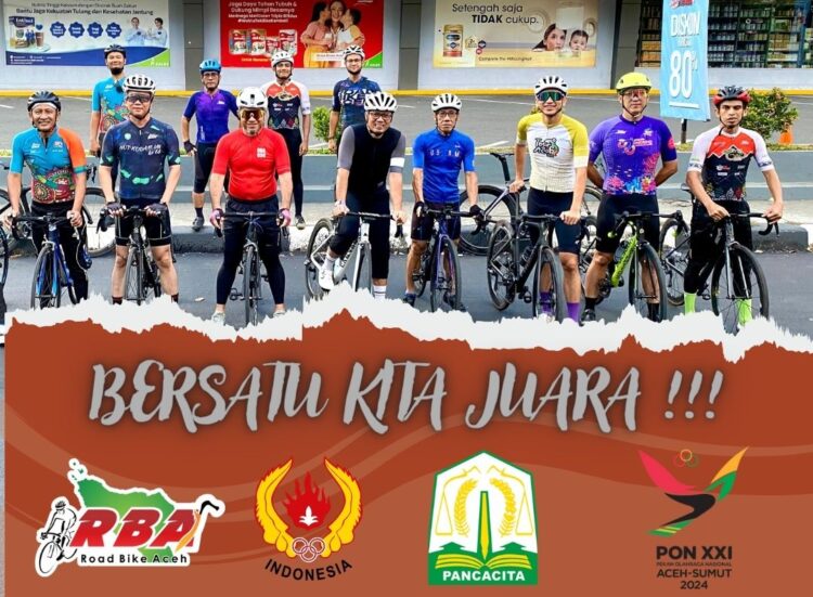Foto Bersama para Biker Road Bike Aceh (RBA), Blessed Friday Ride. Kegiatan ini dilakukan pukul 6:30 Pagi. FOTO/Dok. RBA. Ⓒ Hak cipta foto di atas dikembalikan sesungguhnya kepada pemilik foto