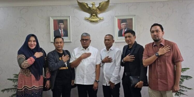 Ⓒ Hak cipta foto di atas dikembalikan sesungguhnya kepada sang pemilik foto Ⓒ Hak cipta foto di atas dikembalikan sesungguhnya kepada pemilik foto