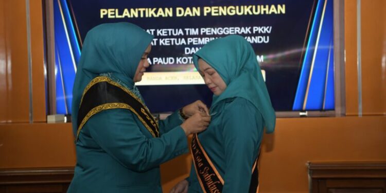 Ⓒ Hak cipta foto di atas dikembalikan sesungguhnya kepada sang pemilik foto Ⓒ Hak cipta foto di atas dikembalikan sesungguhnya kepada pemilik foto