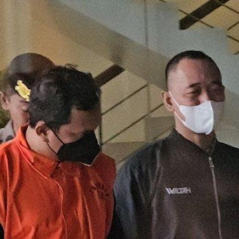 BREAKING NEWS Bupati Sidoarjo Ahmad Muhdlor Ali Resmi Ditahan KPK