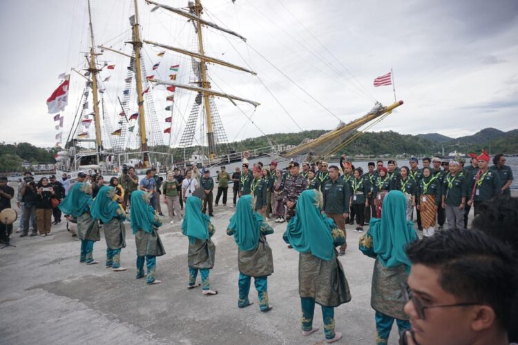 Ⓒ Hak cipta foto di atas dikembalikan sesungguhnya kepada pemilik foto Ⓒ Hak cipta foto di atas dikembalikan sesungguhnya kepada pemilik foto