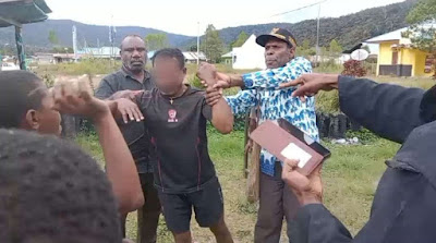 Viral Warga Gerebek Asrama Kodim di Papua, Dua Oknum TNI Diduga Jualan Miras Ditangkap!