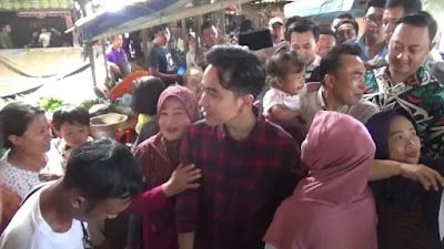 Blusukan ke Boyolali, Gibran Janji Pasar Ampel Tidak akan Dipindah tapi Direvitalisasi