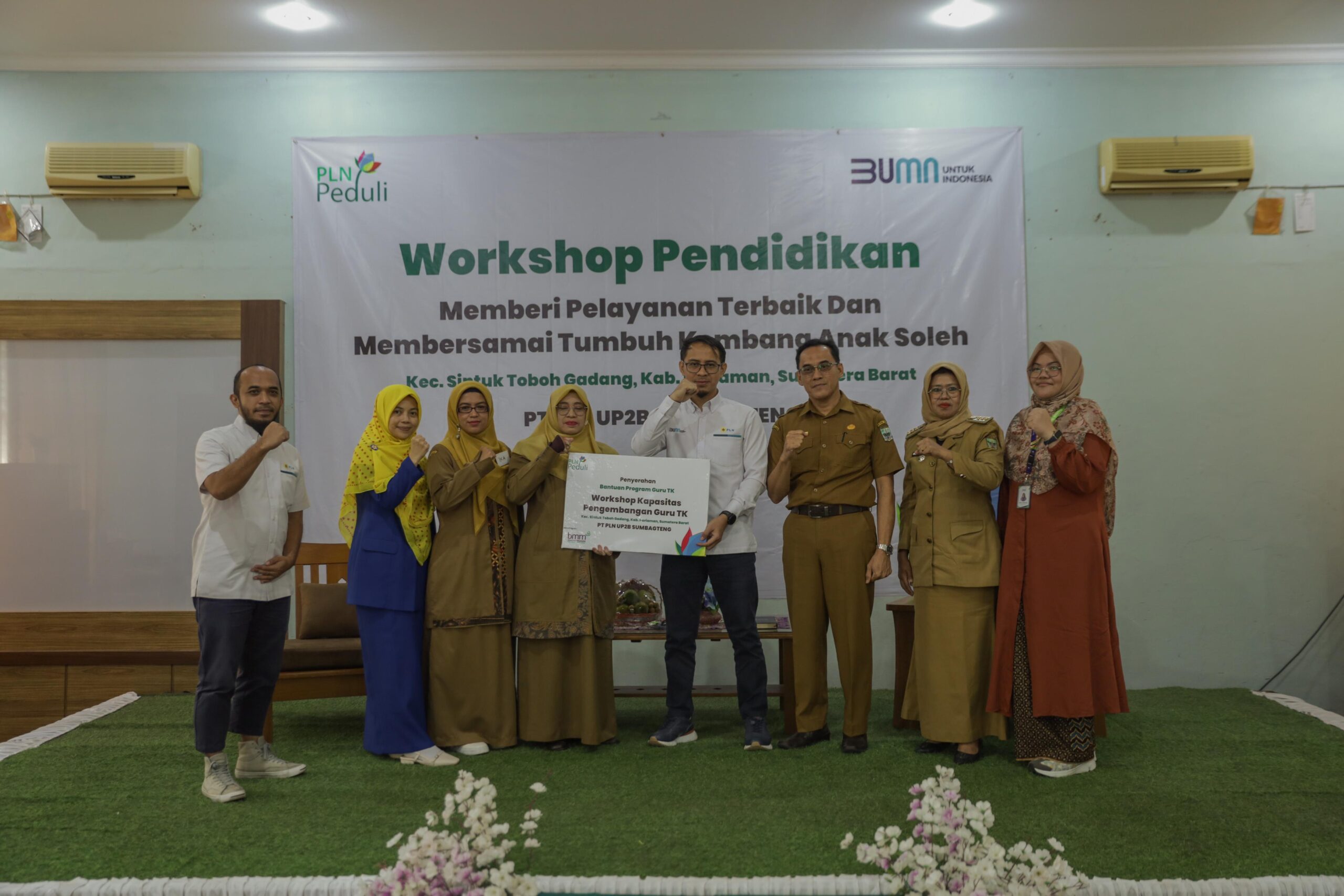 Ⓒ Hak cipta foto di atas dikembalikan sesungguhnya kepada sang pemilik foto Ⓒ Hak cipta foto di atas dikembalikan sesungguhnya kepada pemilik foto