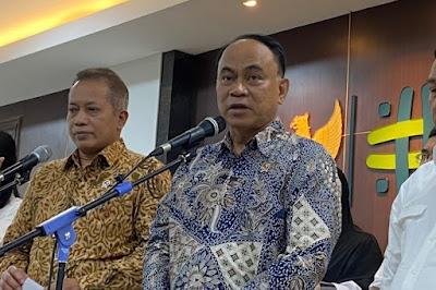 Menkop Budi Arie Sebut Industri Lebih Suka Impor Bubuk Susu Ketimbang Ambil Produk Peternak