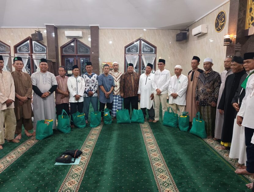 Majelis Zikir Arafah Sumut-DD Waspada Santuni Korban Banjir ROB di Medan Deli
