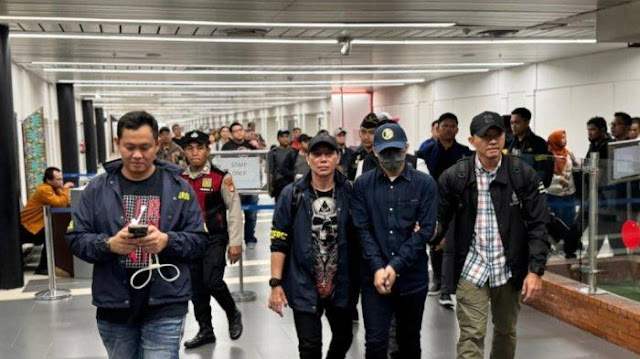 Ⓒ Hak cipta foto di atas dikembalikan sesungguhnya kepada pemilik foto Ⓒ Hak cipta foto di atas dikembalikan sesungguhnya kepada pemilik foto