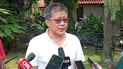 Rocky Gerung Sindir Beredarnya Surat Prabowo Dukung RIDO saat Masa Tenang Pilkada